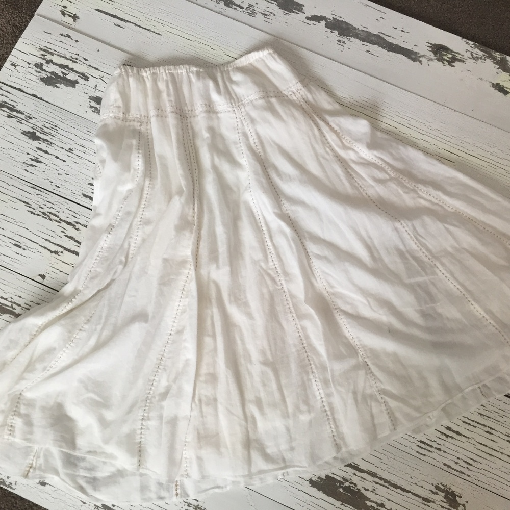 White cotton skirt with brown stitching size 0
